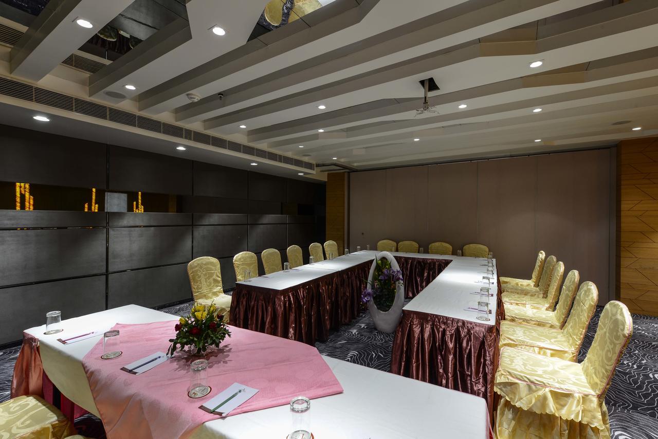 Hotel Atishay Bhopál Kültér fotó