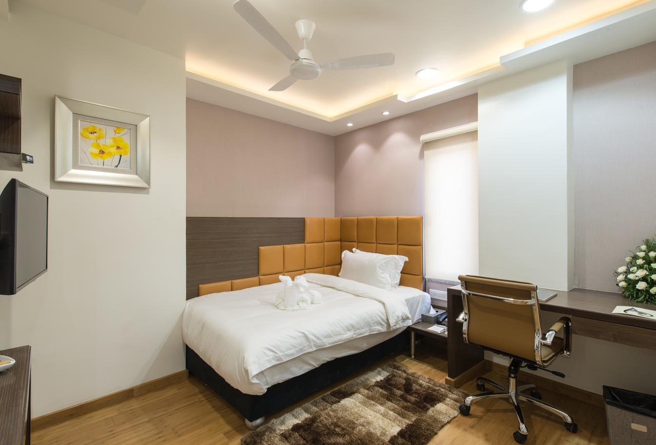 Hotel Atishay Bhopál Kültér fotó